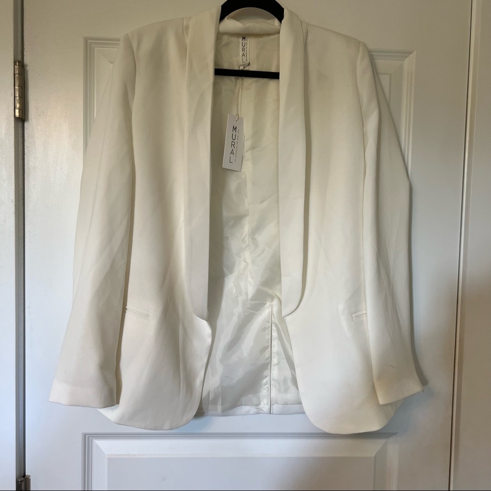 White boyfriend style blazer